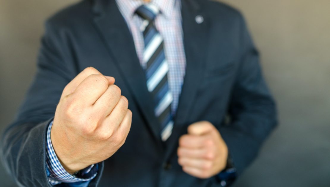 Wywieranie wpływu mową ciała